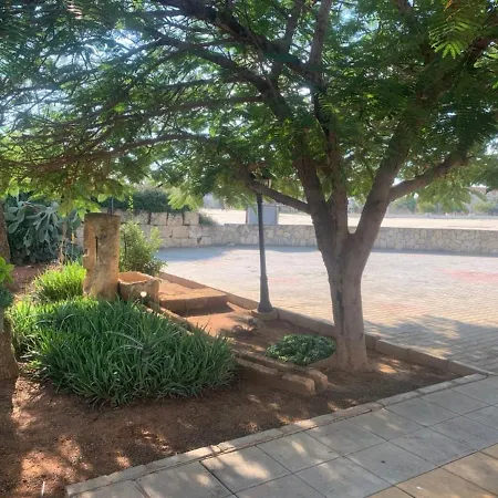 Lembos Karpaz Affittacamere 4*