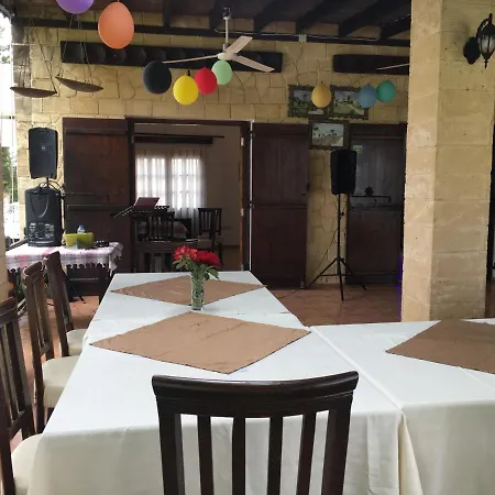 ゲストハウス Lembos Karpaz Rizokarpaso